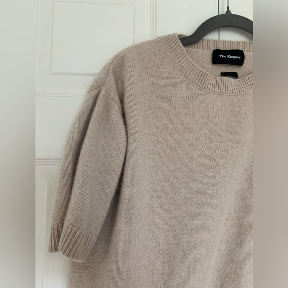BNWOT THE KOOPLES 100%  CASHMERE CROPPED SHORT SLEEVE SWEATER SIZE 3 / LARGE - Picture 4 of 10